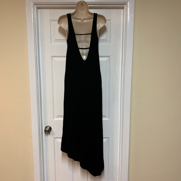 Asymmetrical black open back summer dress - Picture 2 of 6
